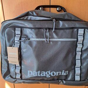 Patagonia Black Hole Suitcase/Backpack 45L